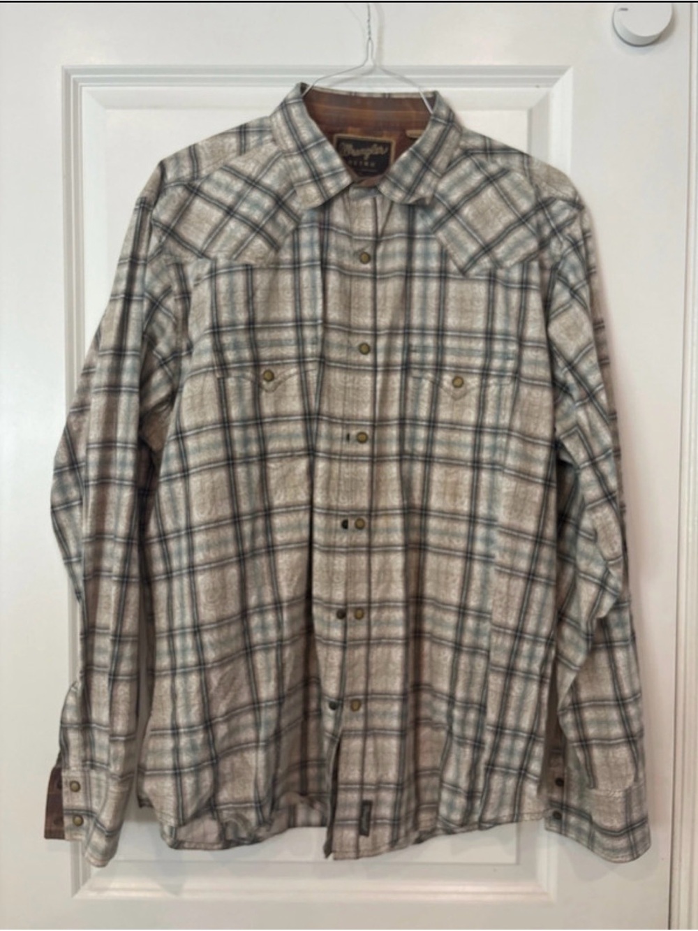 Men’s wrangler xl pearl snap long sleeve shirt